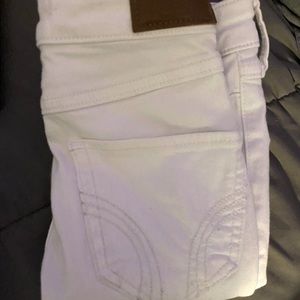 BARELY WORN HOLLISTER JEANS
